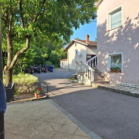 Surina Gæstehus 3*